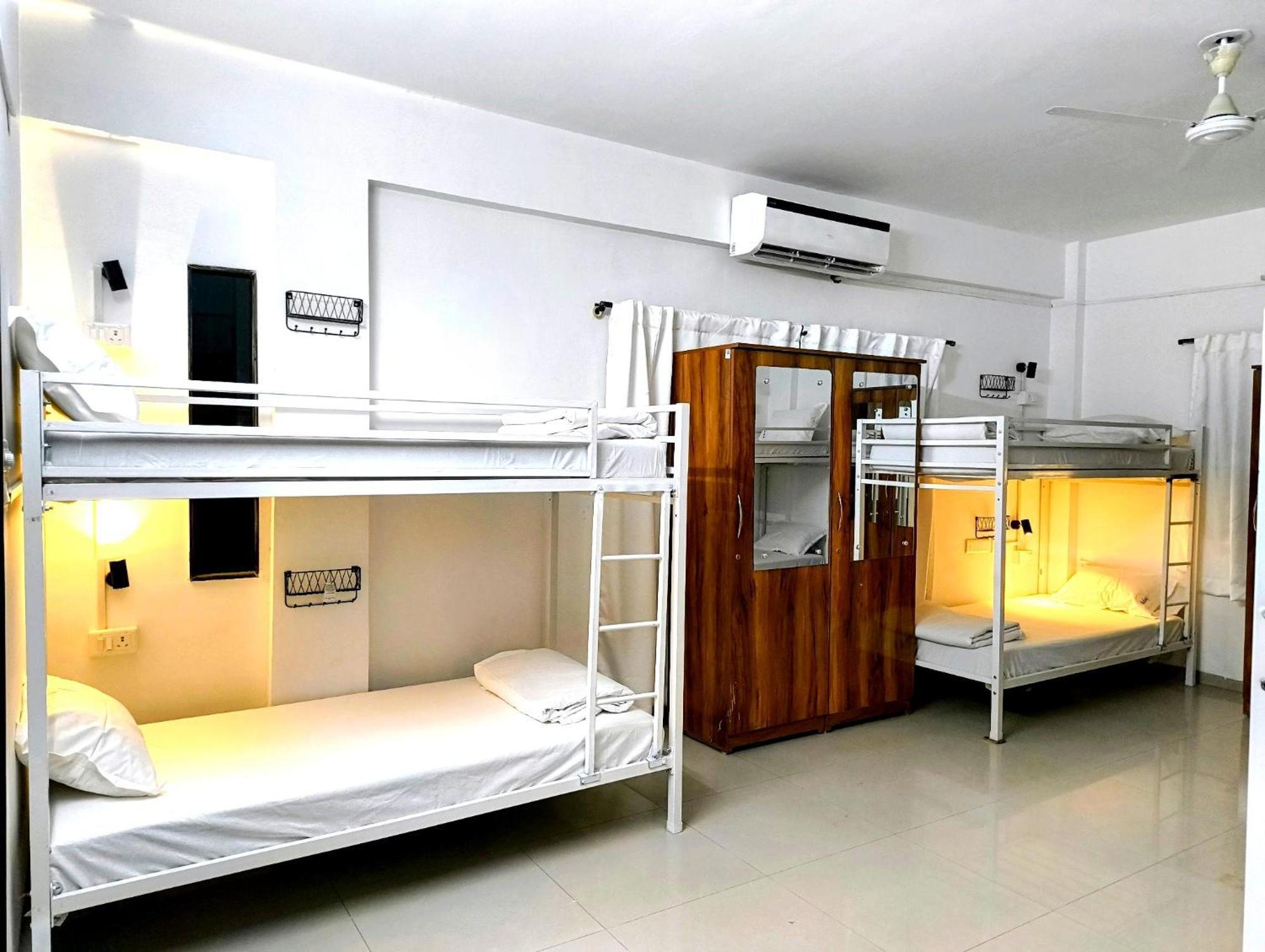 Hoshtel99 - Lux - Stay, Cowork And Cafe - Luxurious Bungalow ปูเน่ ภายนอก รูปภาพ